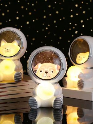 Cute Animal Bear Spaceman Decoration Table Lamp Astronaut Moon Decorative Led Night Light For Kids Boys Room Xmas Birthday Girls