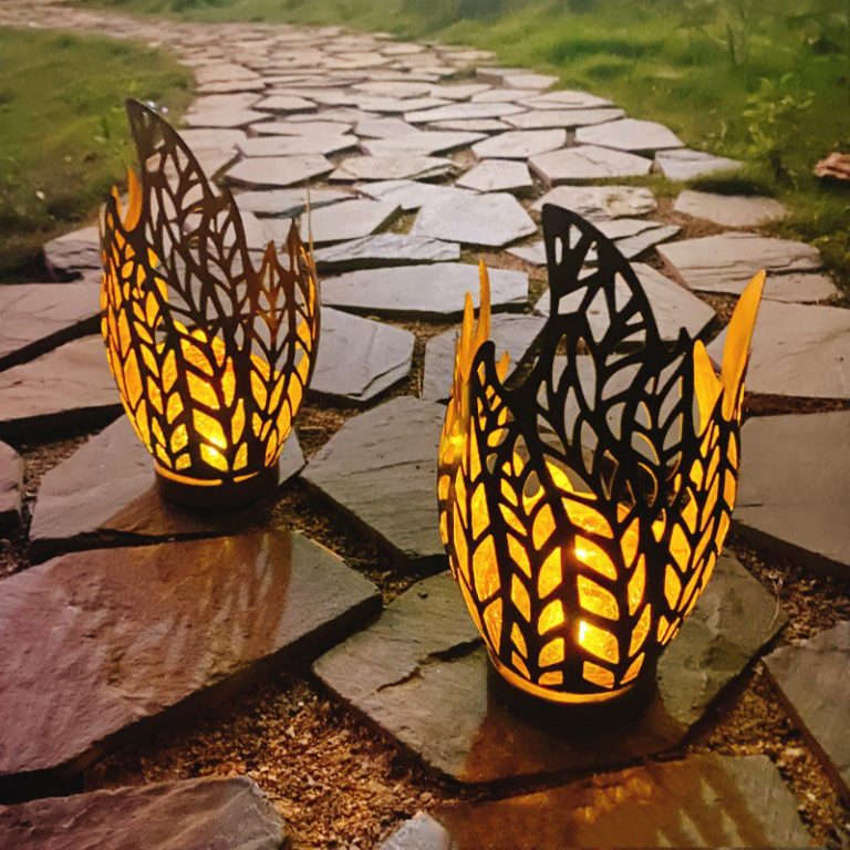 New Cracked Iron Sphere Solar Flame Light Outdoor Waterproof Hollow Lamp Garden Landscape Decorative Light